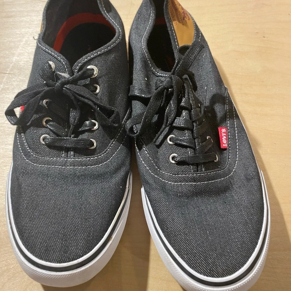 Levi’s Sneakers Size 12 (FN)